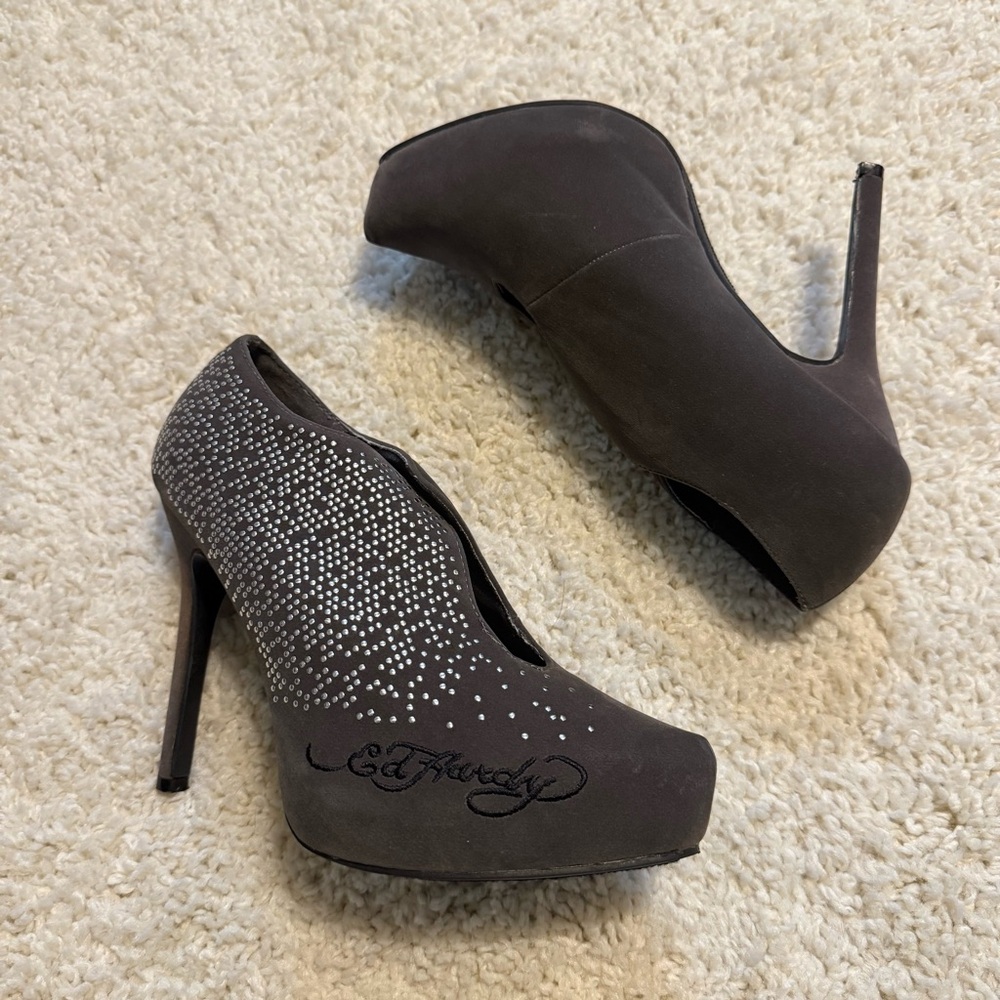 Ed Hardy NYE Silver Embellished Signature Light Brown Suede Heels Booties 8
